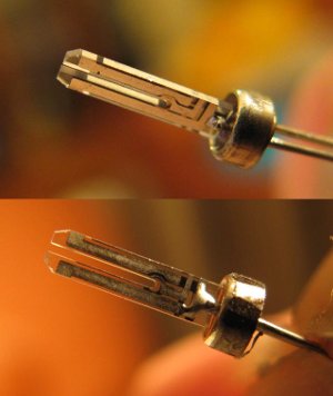 wikipedia_crystal_oscillator_tuning_fork.jpg