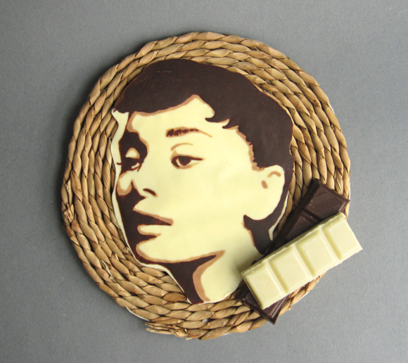 HowTo Painting Portraits With Chocolate Make