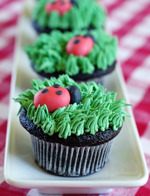 HowTo Ladybug Cupcakes Make