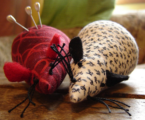 How to Make a Mouse Pincushion - Make: