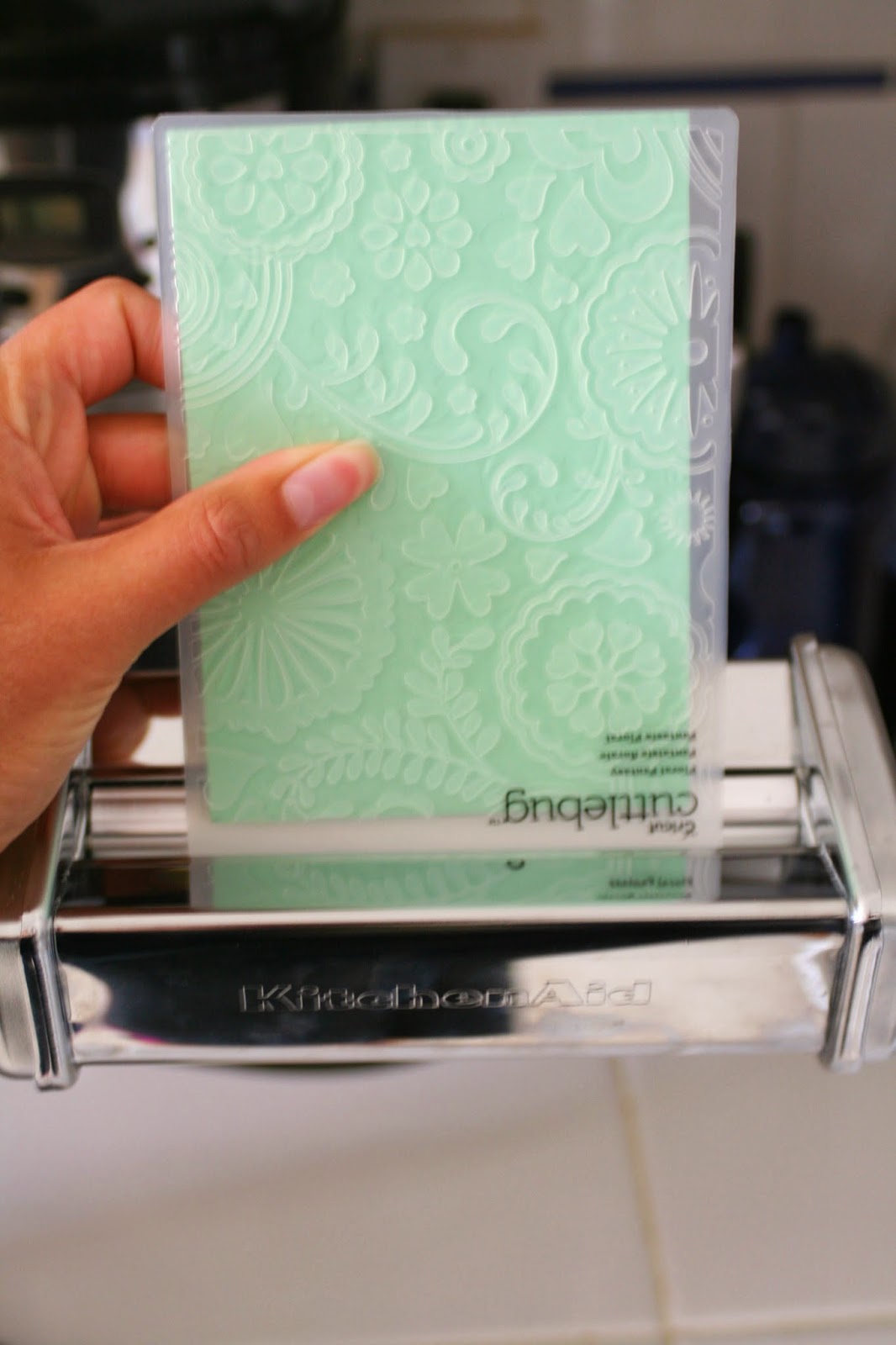 HowTo Paper Embossing with Your Pasta Machine Make
